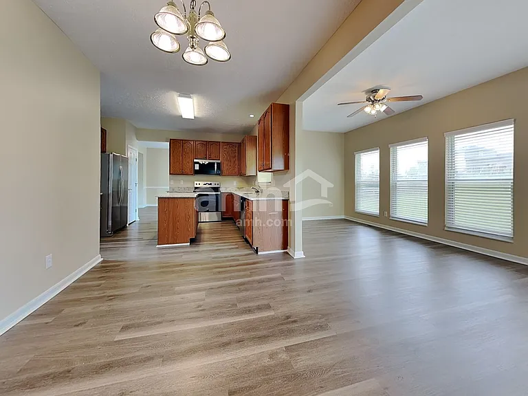 4558 Randall Dr — Photo 4