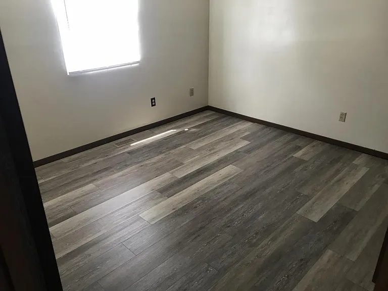 240 Collier Dr — Photo 8