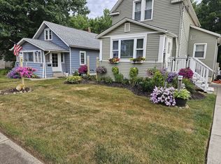 1863 Penthley Ave, Akron, OH 44312