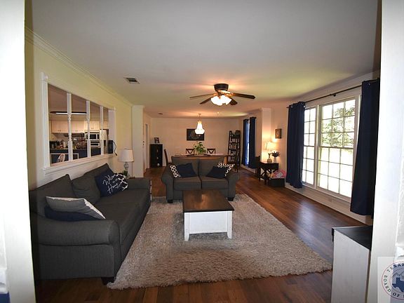 3rd image of 1311 Holloway Dr