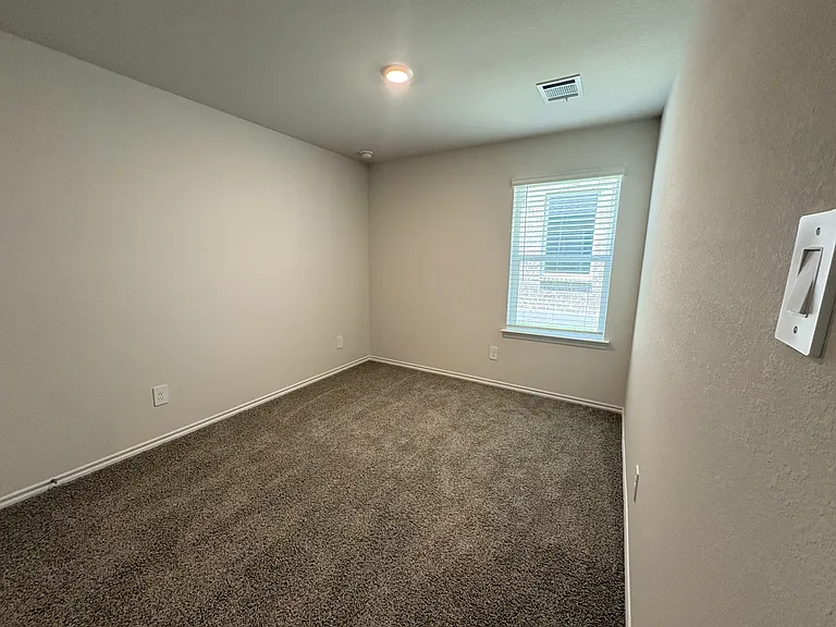 3330 Catamount Dr — Photo 9