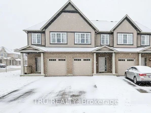 130 Eric Maloney Way, Ottawa, ON K1T 0R1