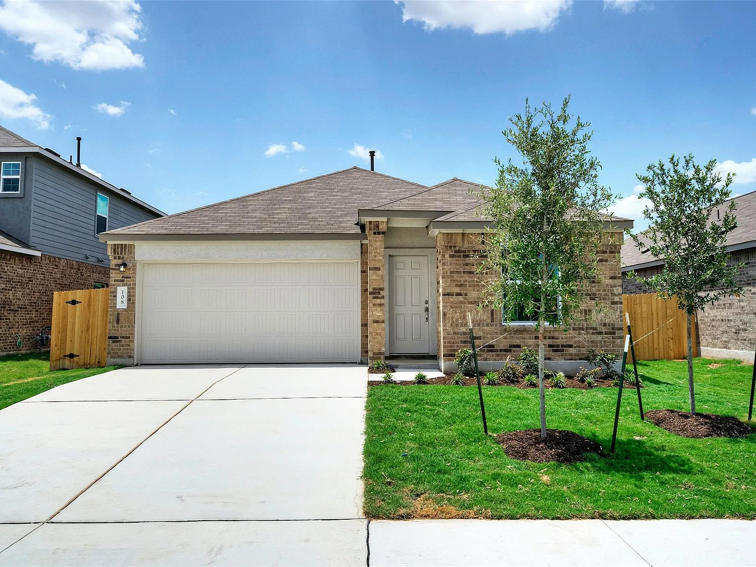 4 bed, 3.0 bath, 2032 sqft, $2,200 — Photo 1