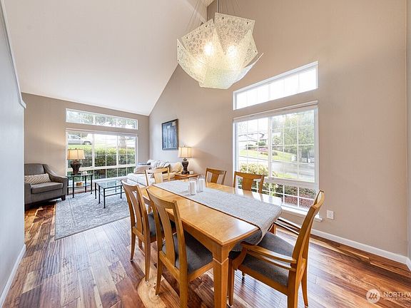 5th image of 4905 NE 19th Court
