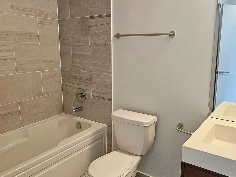 1709 Bur Oak Ave #201A — Photo 10