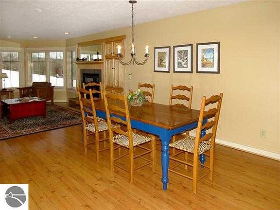 5th image of 17125 Mountaintop Cir