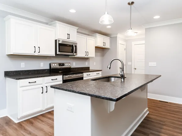 234 Shawnee Dr, Louisburg, NC 27549