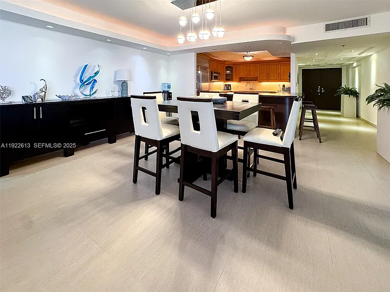 8877 Collins Ave #809 — Photo 34