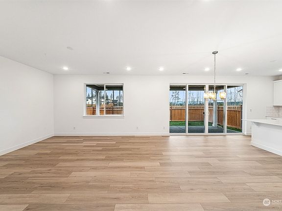 4th image of 20319 148th Street E #618