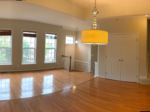 5th image of 4621 Fair Valley Dr