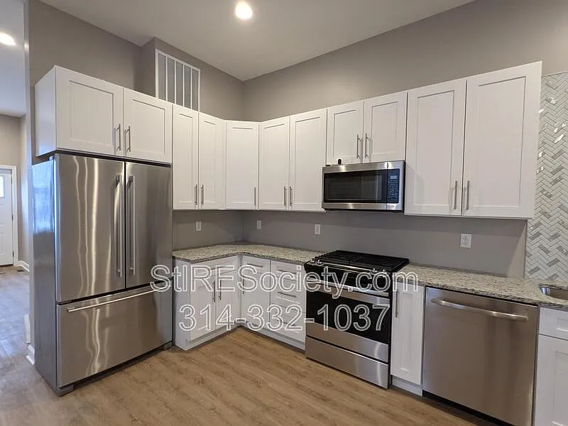 3 bed, 2.5 bath, 1977 sqft, $2,875 — Photo 3
