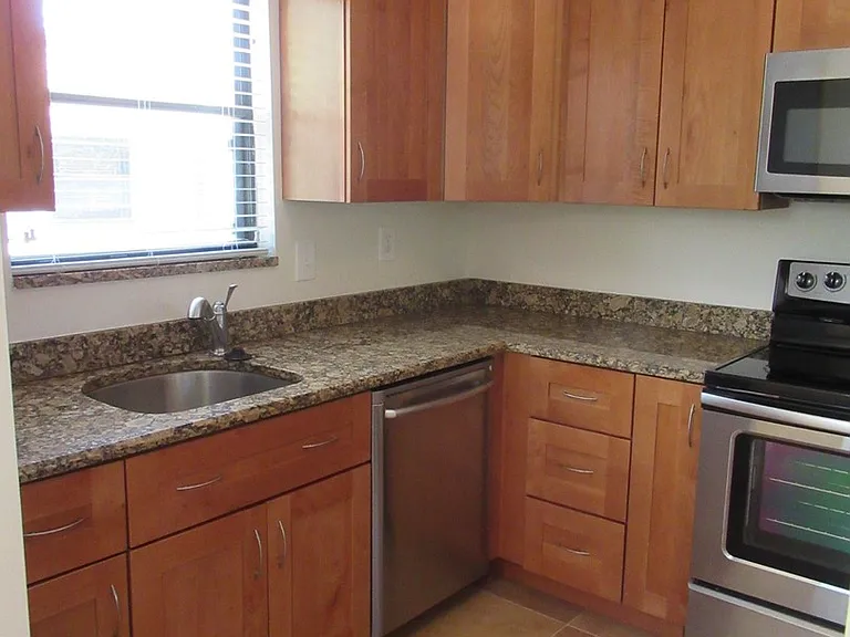 810 Park Pl — Photo 15