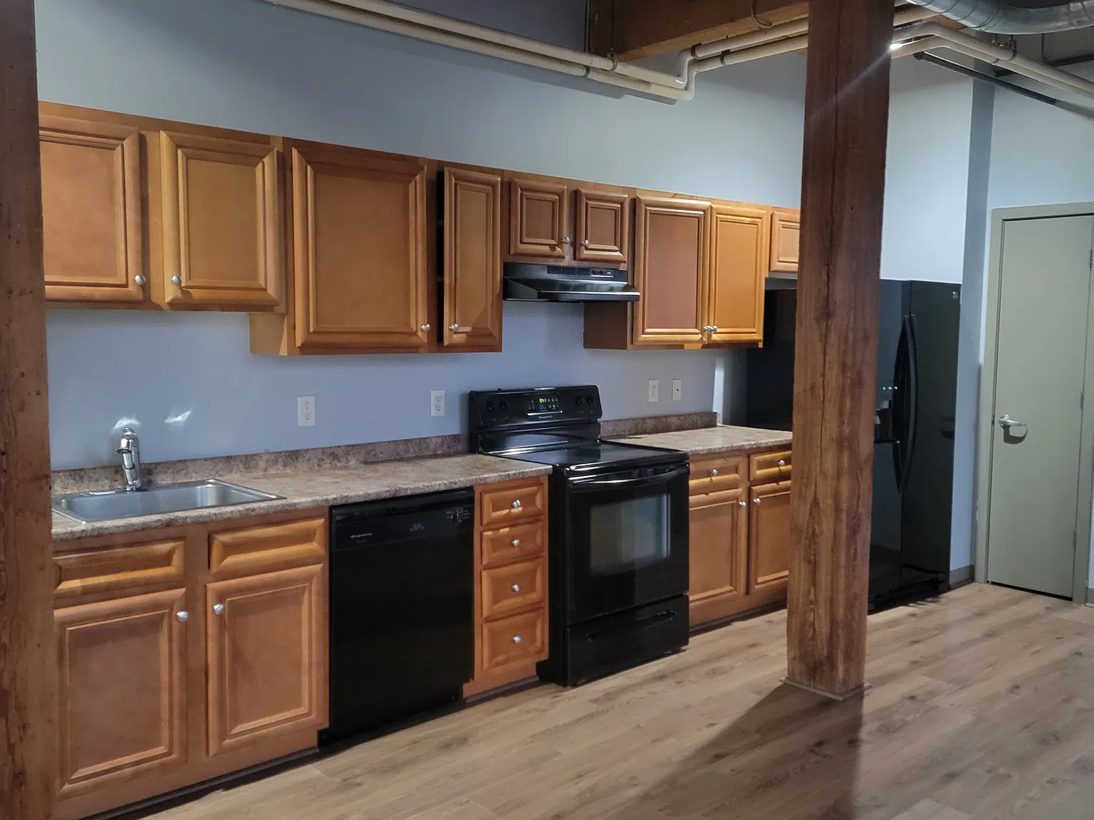 2 bed, 931 sqft, $2,600 — Photo 3