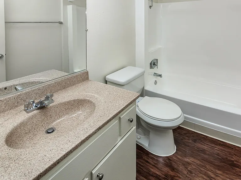 Highland Creek Apartment Homes — Photo 33