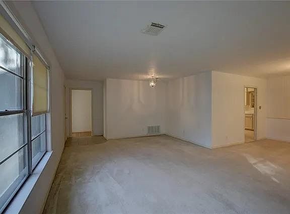 4th image of 538 S Madison St