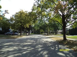 121 Wilma Pl, Park Ridge, IL 60068