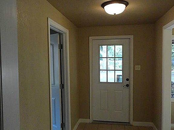 3rd image of 995 Eikel St