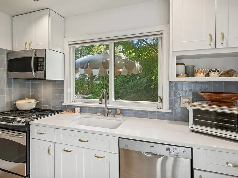 62 Middle Pond Rd — Photo 12