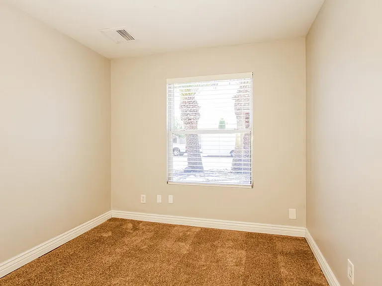 7014 W Canterbury Dr — Photo 12