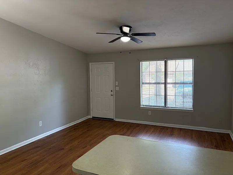 1 bed, 1.0 bath, 656 sqft, $995 — Photo 2