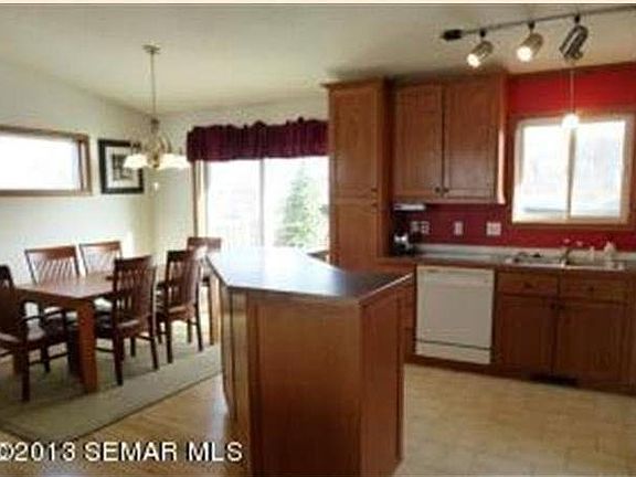 3rd image of 850 19th Street E