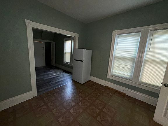 4th image of 62 Thorn St Unit 2