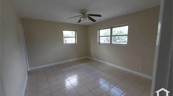 6822 SW 18th Ct — Photo 15