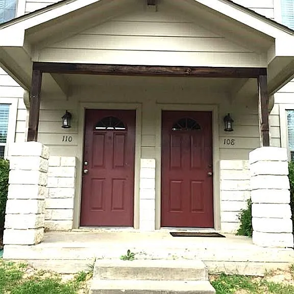 108 Vista Way — Photo 2