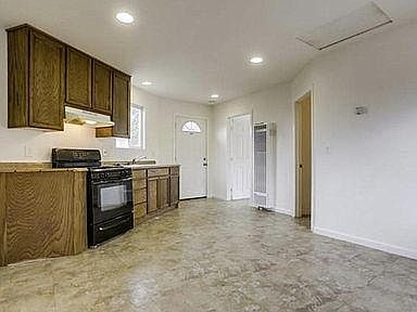 2nd image of 2737 Lancelot Dr #2