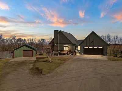 2818 Old White Way, Ainsworth, IA, 52201