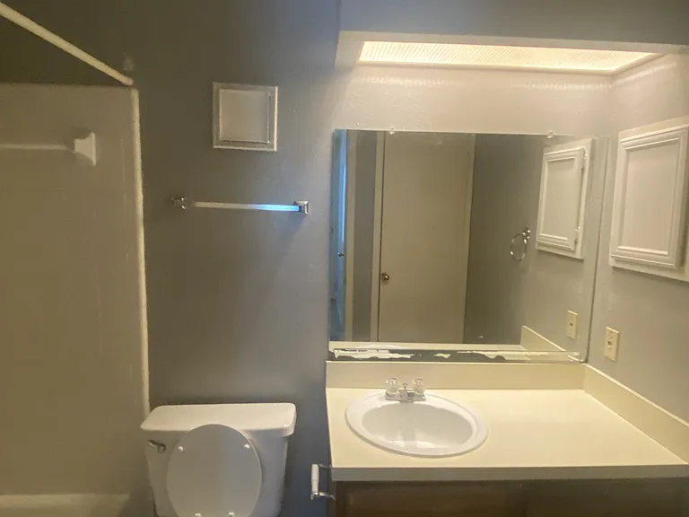 1901 Holleman Dr W #212 — Photo 6