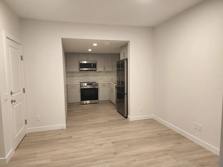 3816 Chrustawka Pl SW — Photo 8