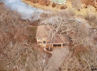 19719 Raven Dr, Louisville, NE 68037