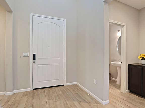 3rd image of 18293 Tioga Dr