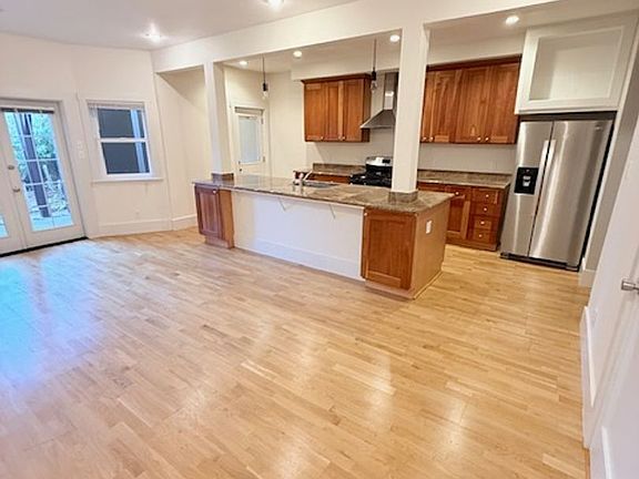 3rd image of 166 Carl St #1342R