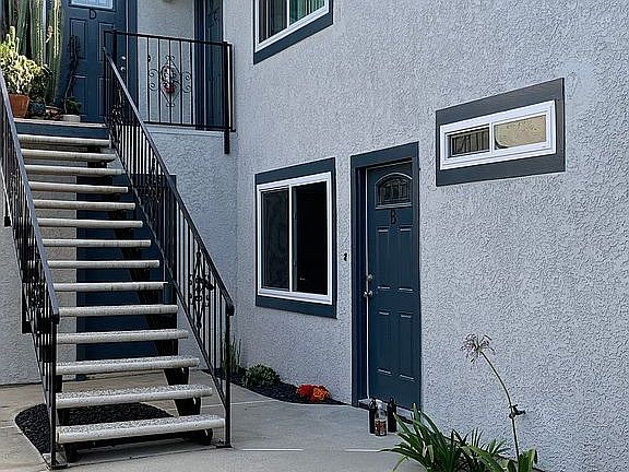 3rd image of 2515 E 5th St