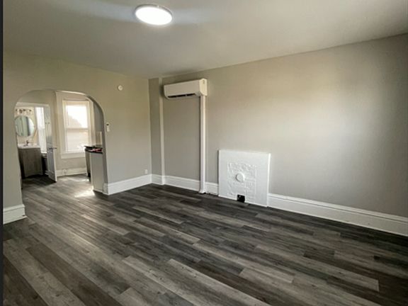 3rd image of 2468.5 Summit St #A