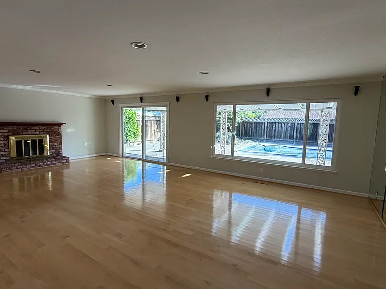 37843 Menard Ct — Photo 3