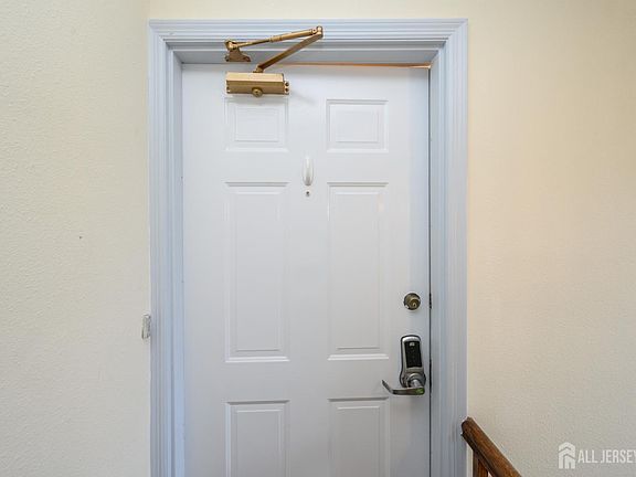 4th image of 355 N Old Nassau Rd