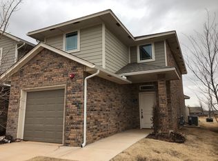 735 SW 14th St, Moore, OK 73160