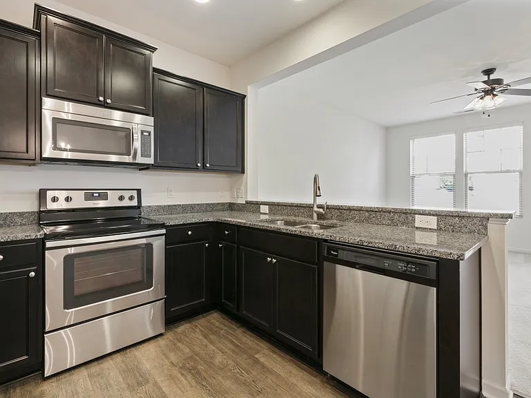436 Carthage Ct — Photo 6