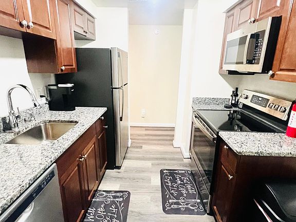 4th image of 6208 S Elberon St