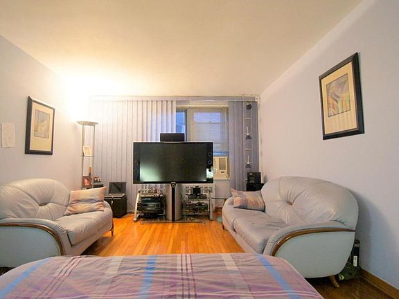 3rd image of 2250 Benson Ave #2E