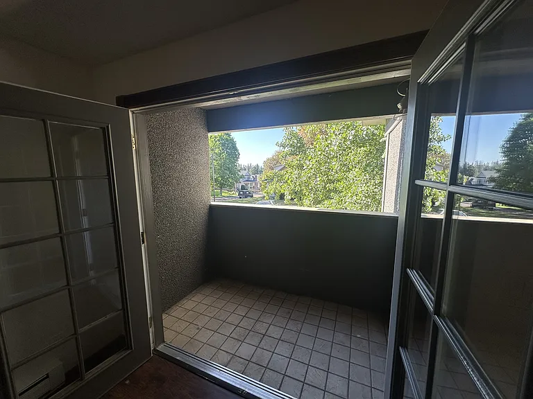 1723 W 8th Ave #4 — Photo 3
