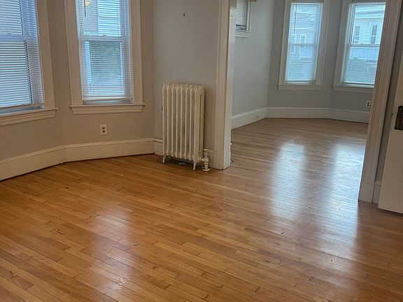 3rd image of 129 North St #1