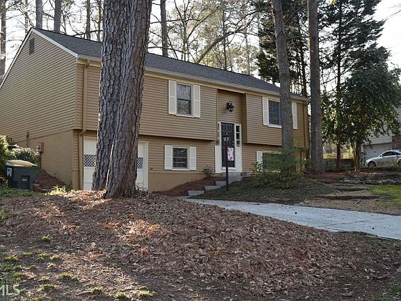 3rd image of 110 Hickory Dr