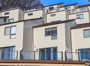 1110 River Rd APT 104, Edgewater, NJ 07020