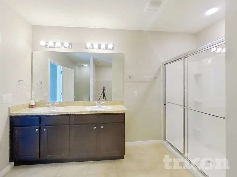 518 Squires Grove Dr — Photo 8