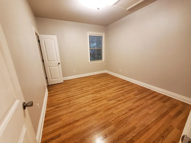 203 Pecan St #B — Photo 9
