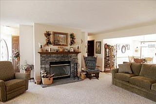 3rd image of 13937 Rivercrest Dr